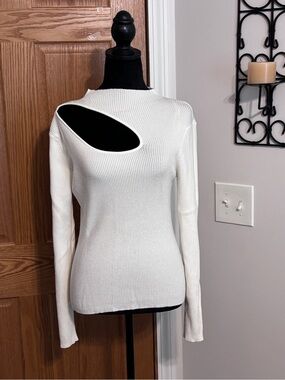 EESome White Ribbed Mock Turtleneck Sweater with Asymmetric Cutout Viscose Small